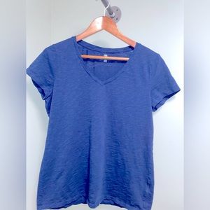 Tommy Hilfiger Women’s XL Navy V Neck Tee